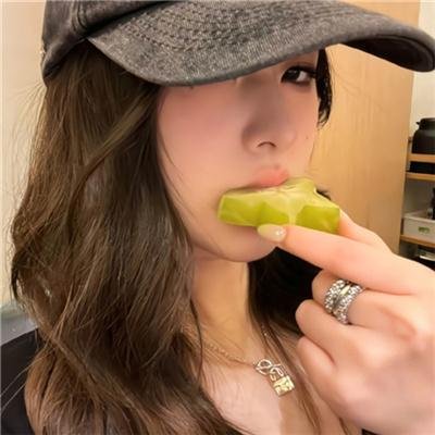姹紫嫣红碧绿波